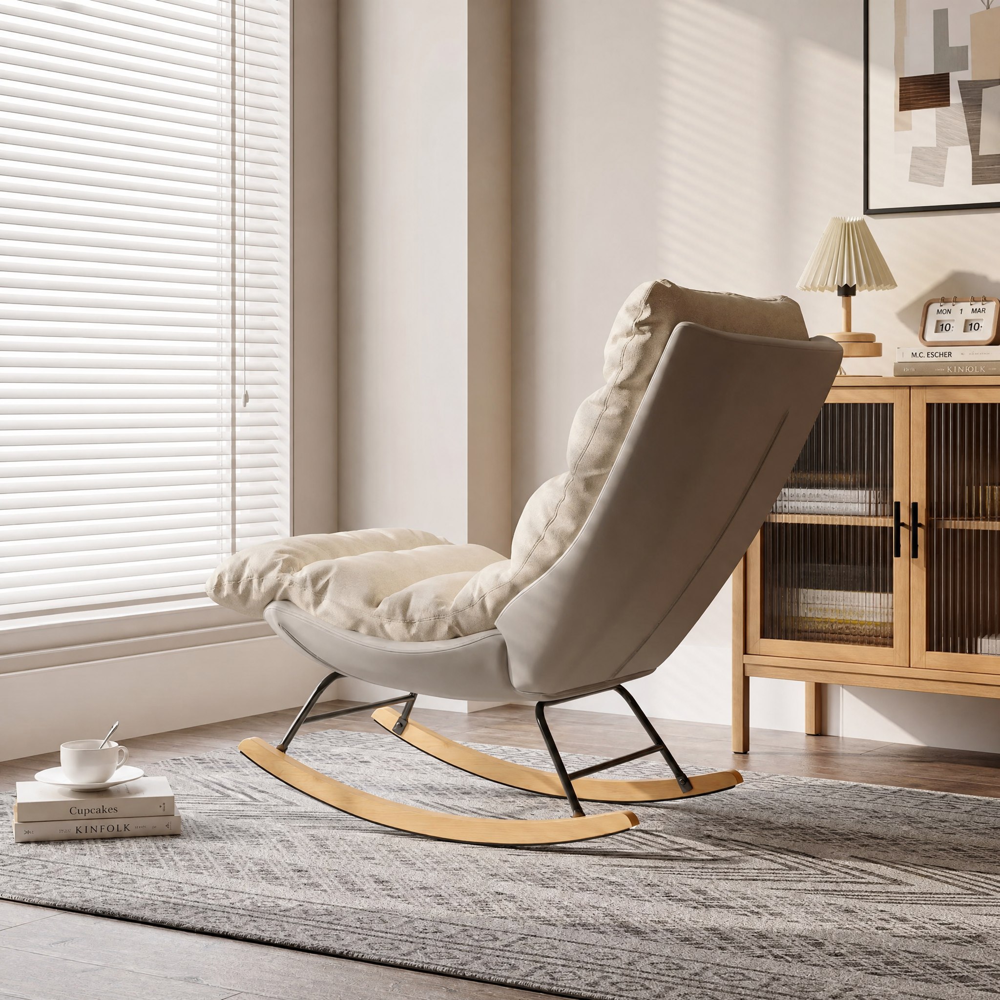 Rocking chair Milda beige dans un salon moderne